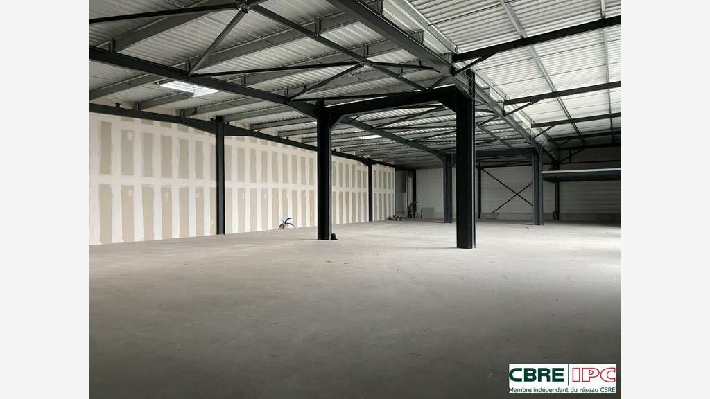 A louer local commercial 893m² retail à Hagetmau