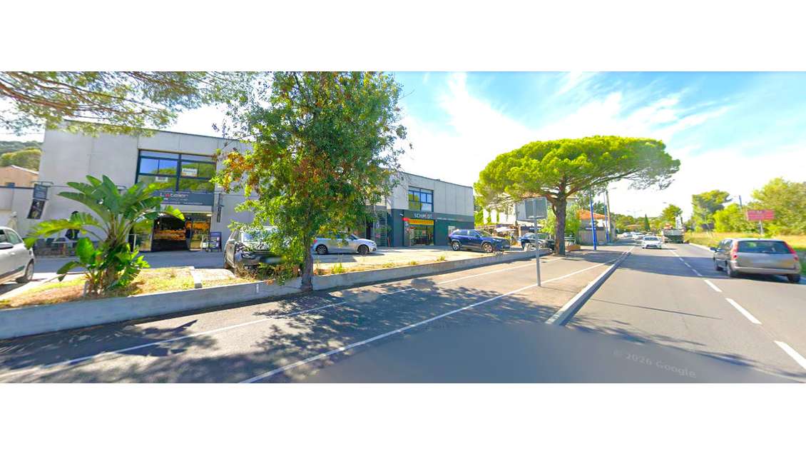 A louer local commercial 155m² axe passant Hyères