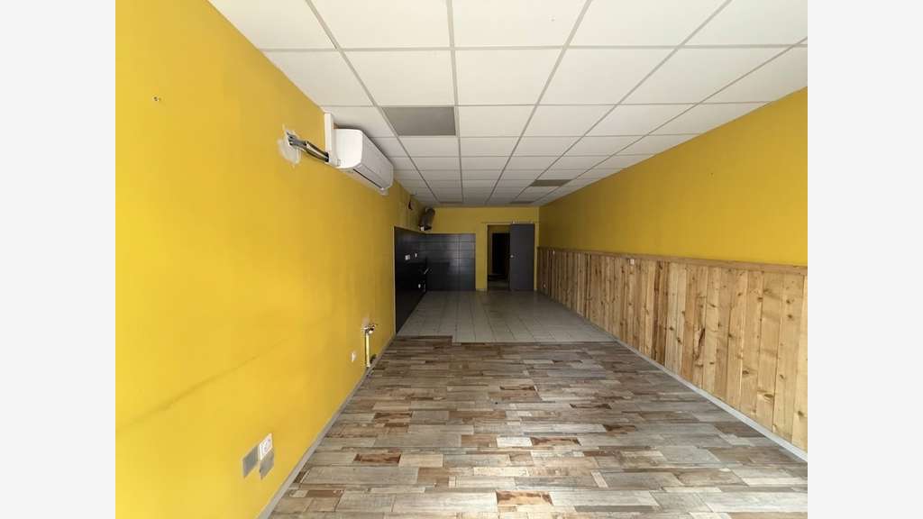A louer local commercial 43m² proche centre Hyères