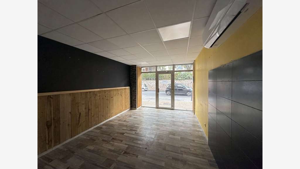 A louer local commercial 43m² proche centre Hyères