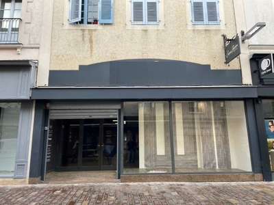 A louer local commercial 260m² à Alençon