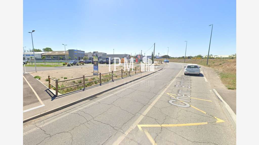 A louer local commercial 32m² Zone du Tubé Istres