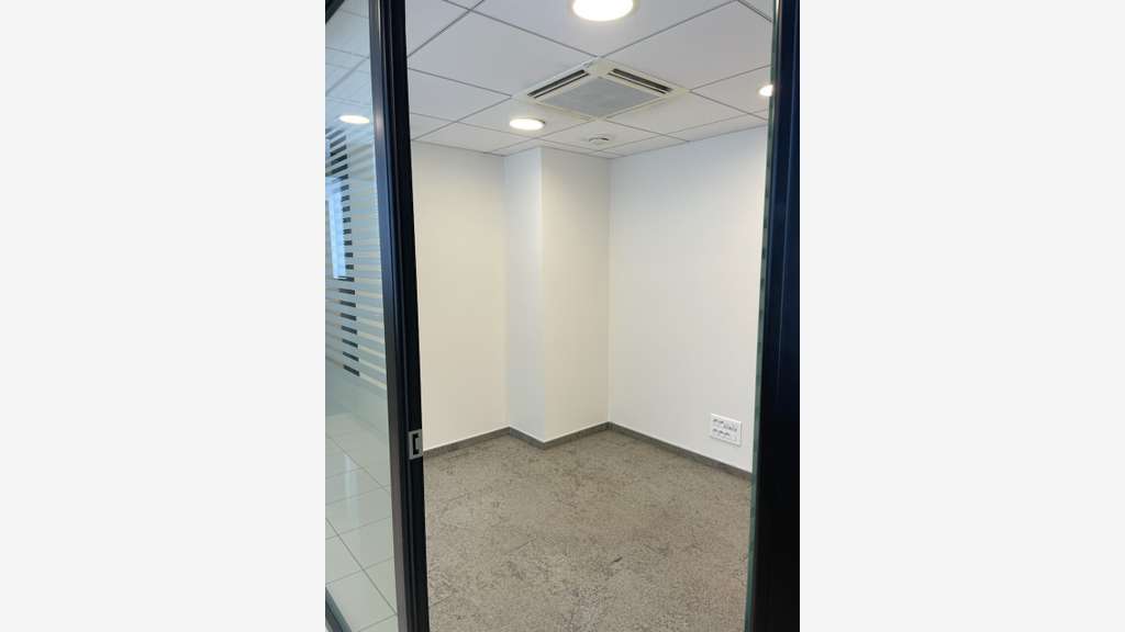A louer local commercial 108m² à Juan-les-Pins