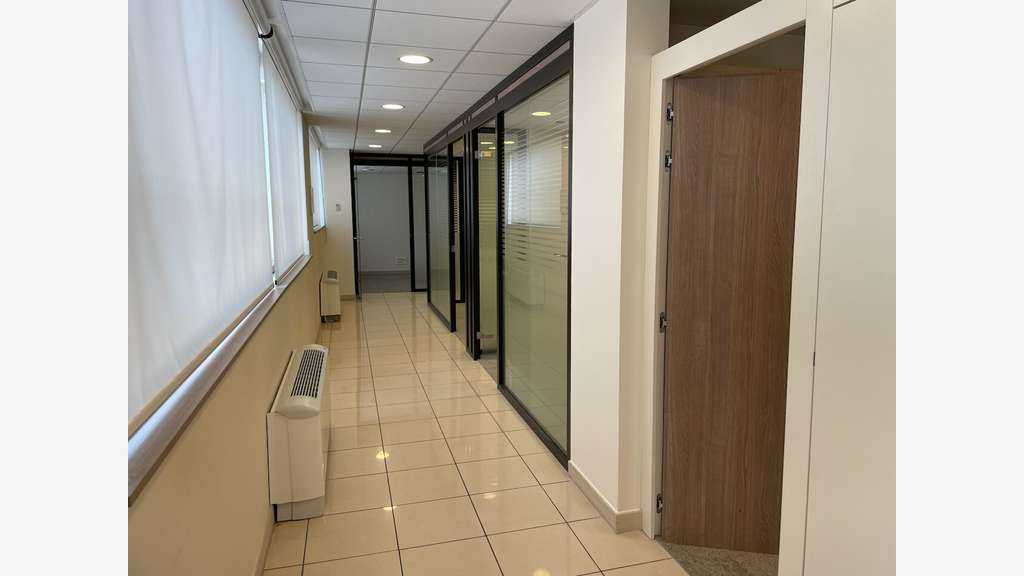 A louer local commercial 108m² à Juan-les-Pins
