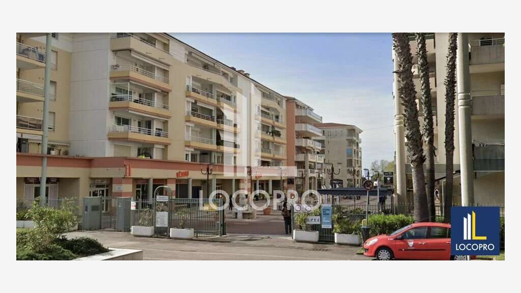 A louer local commercial 240m² à Juan-les-Pins