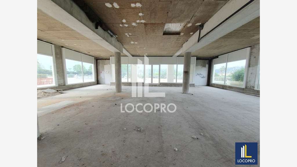 A louer local commercial 240m² à Juan-les-Pins
