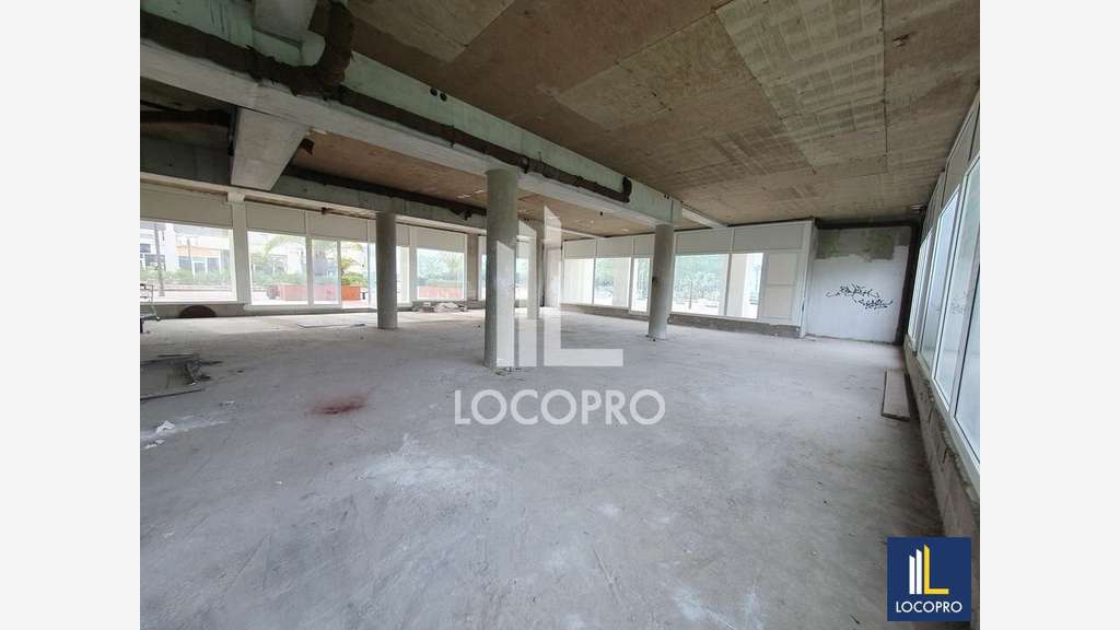 A louer local commercial 240m² à Juan-les-Pins