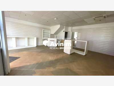 A louer local 87m² en zone commerciale à Juvignac