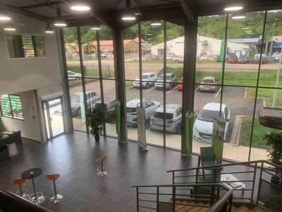 A louer local commercial 605m² Kourou