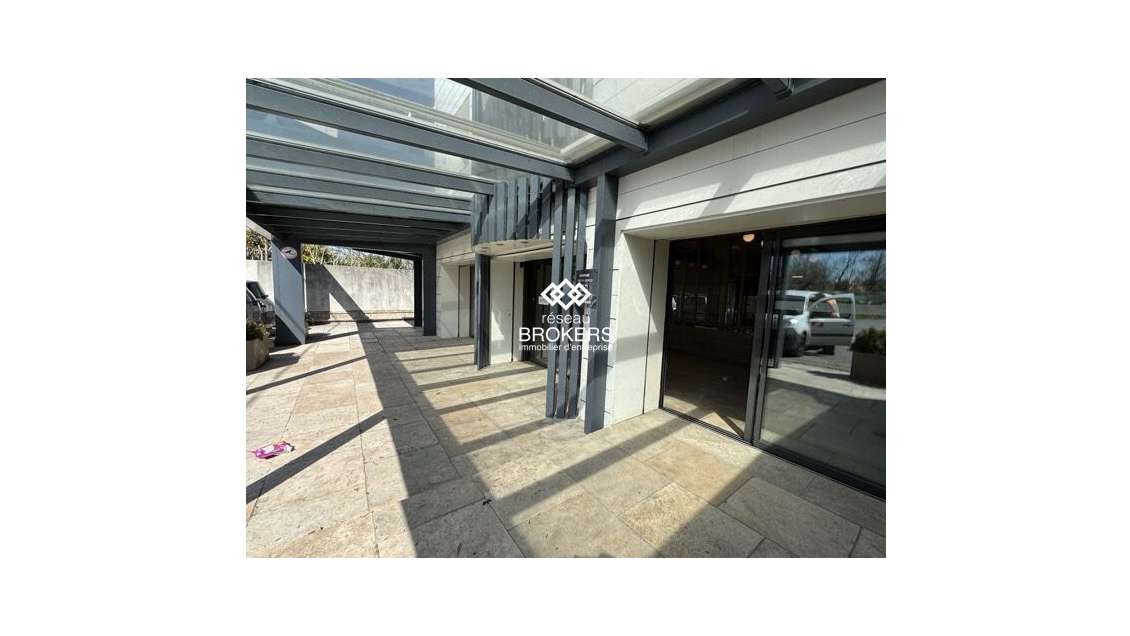 A louer local commercial 140m² Isle sur la Sorgue