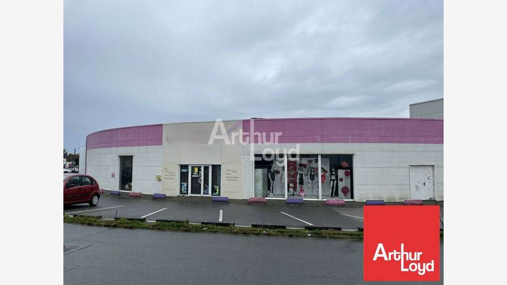 A louer local commercial 460m² à La Roche-sur-Yon