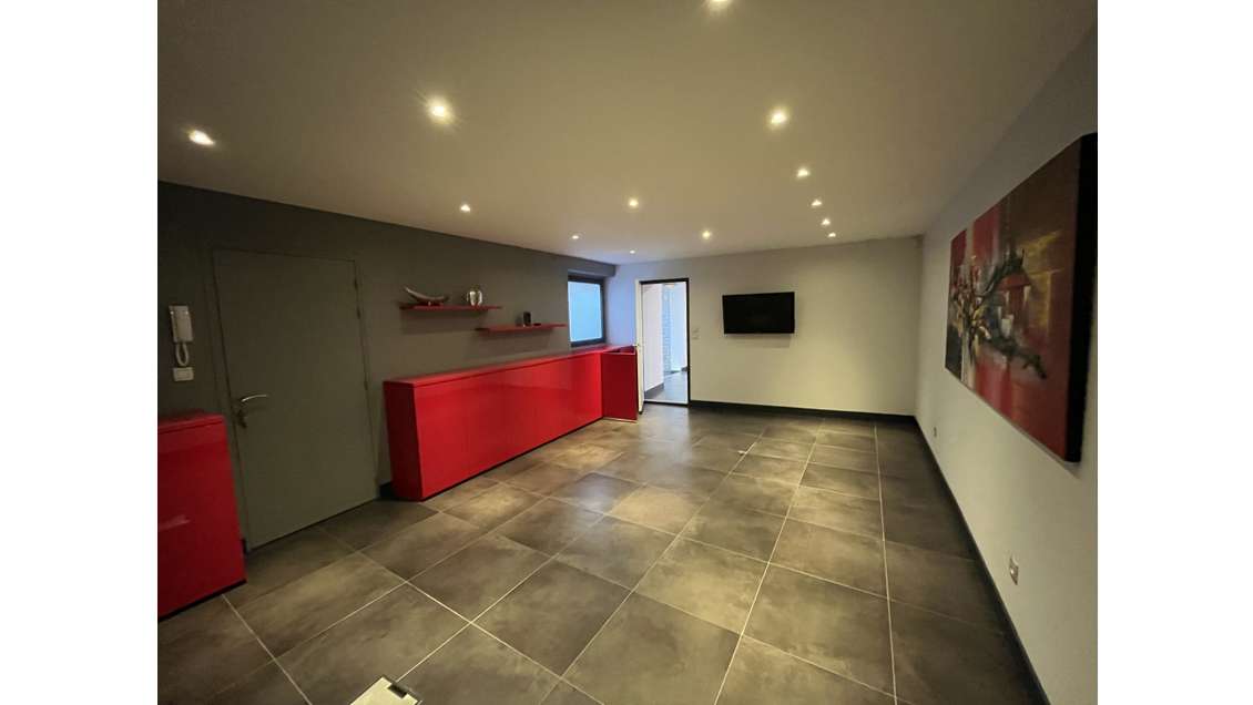 A louer local commercial rénové 120m² La Rochelle