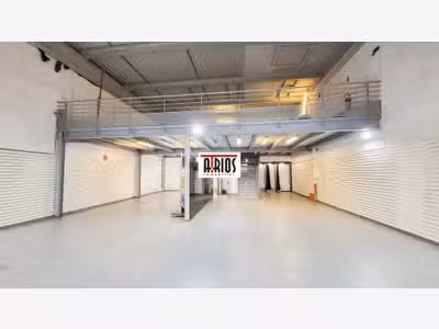 Local 308m², entre Mc Do et Gifi à La Seyne 