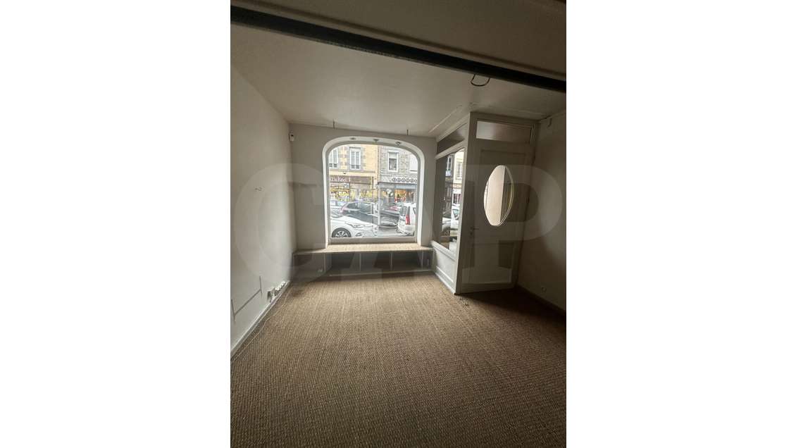 A louer local commercial 64m² à Lamballe centre 