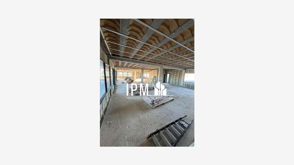 Local 225m² à louer Lançon ZI Les Sardénas 13680