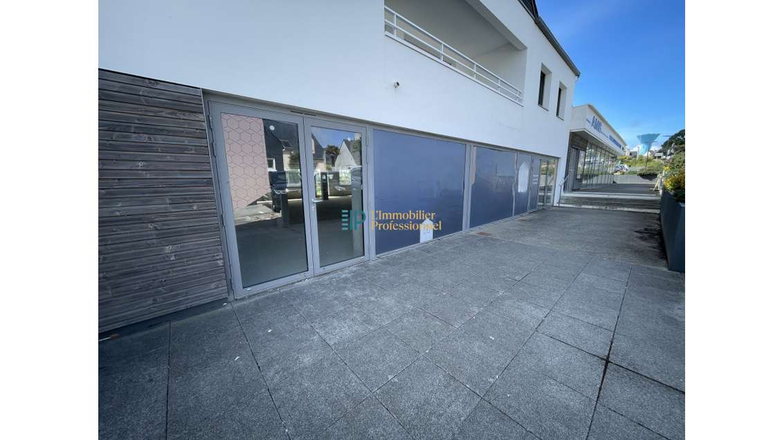 A louer local commercial 137m² à Larmor-Plage