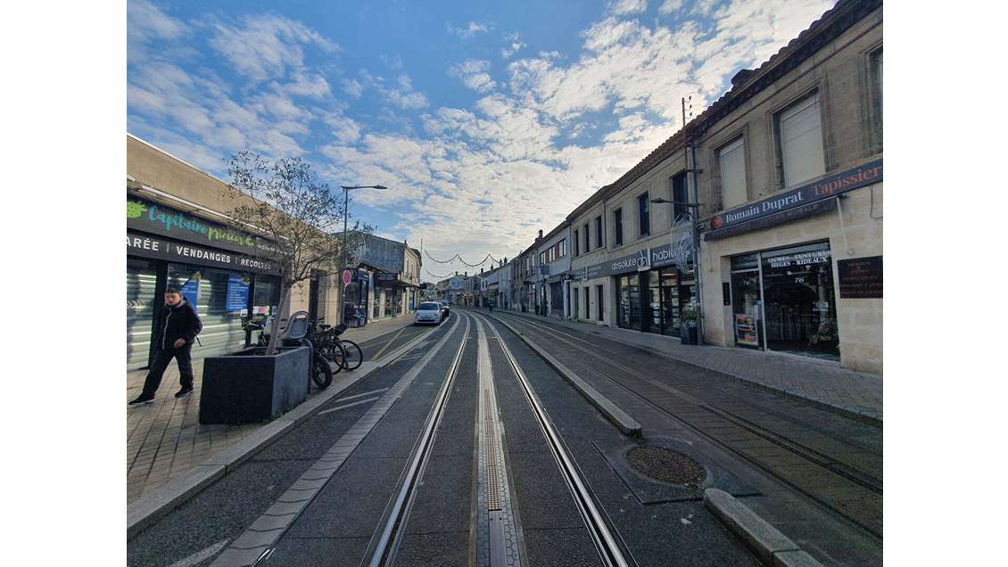 A louer local commercial 406m² au Bouscat