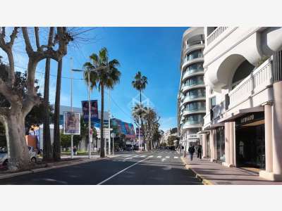 A louer local commercial 175m² au Cannet