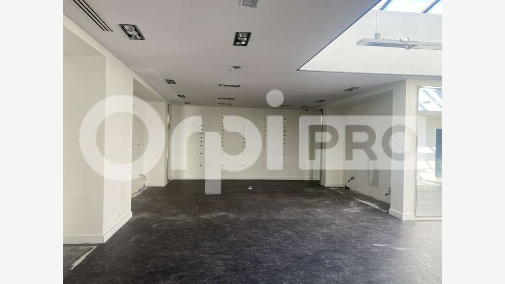 A louer local commercial 469m²au Havre Halles