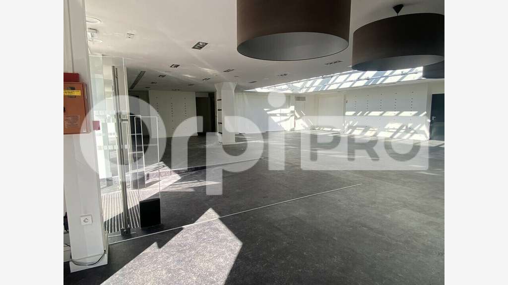 A louer local commercial 469m²au Havre Halles
