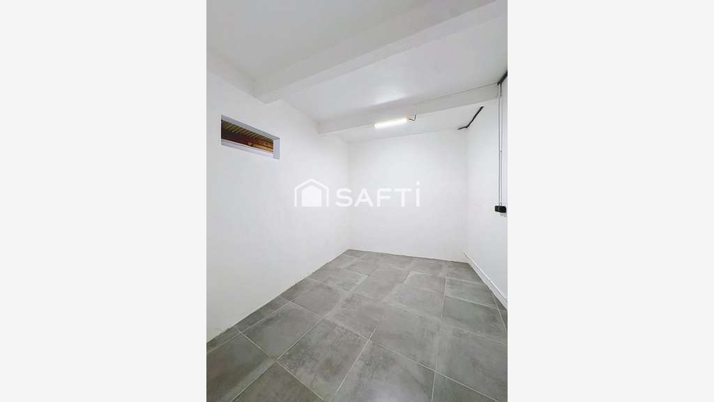 A louer local commercial 135m² au Lamentin 