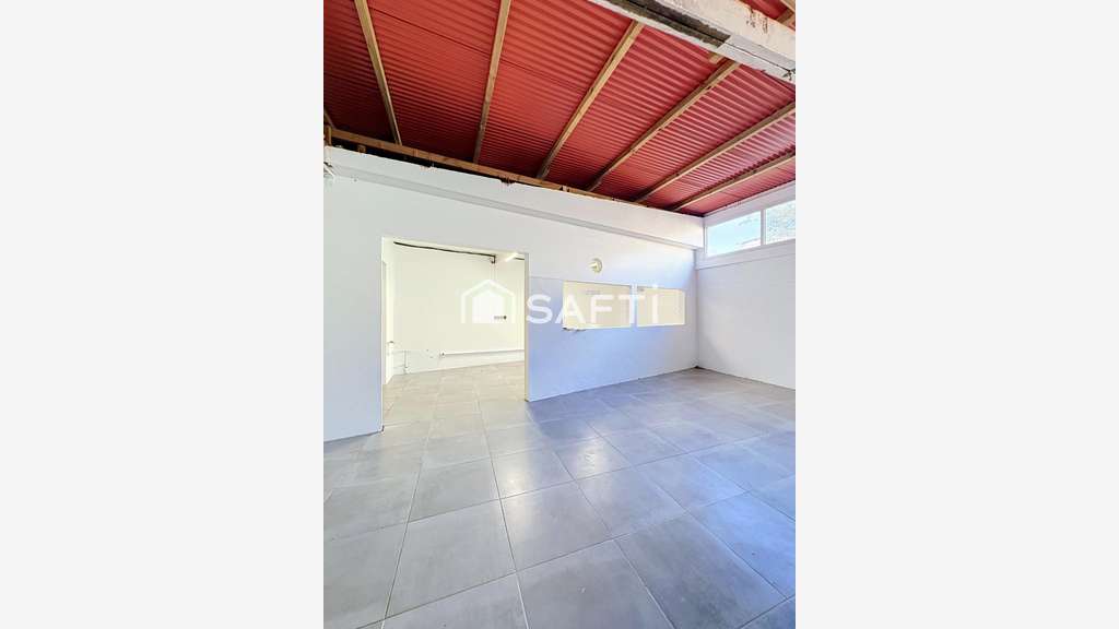 A louer local commercial 135m² au Lamentin 