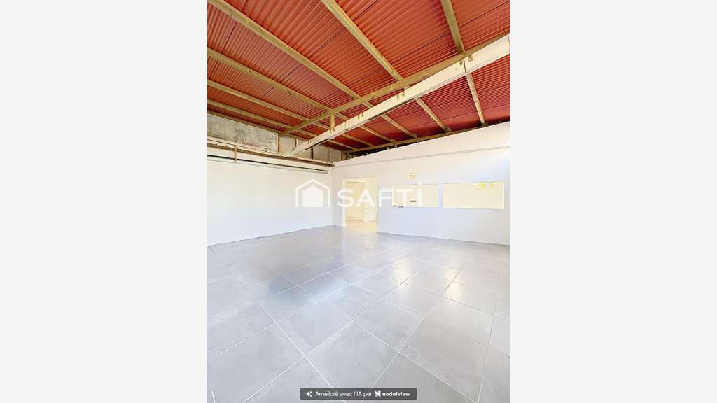 A louer local commercial 135m² au Lamentin 