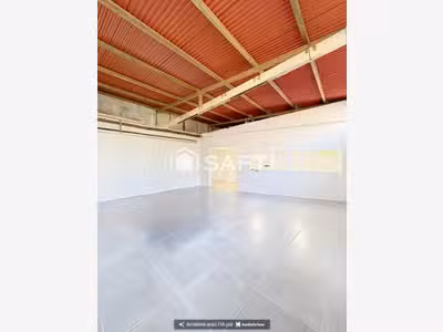 A louer local commercial 135m² au Lamentin 