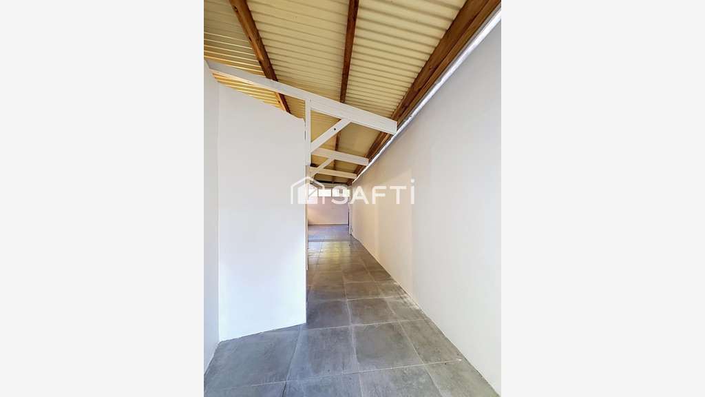 A louer local commercial 135m² au Lamentin 