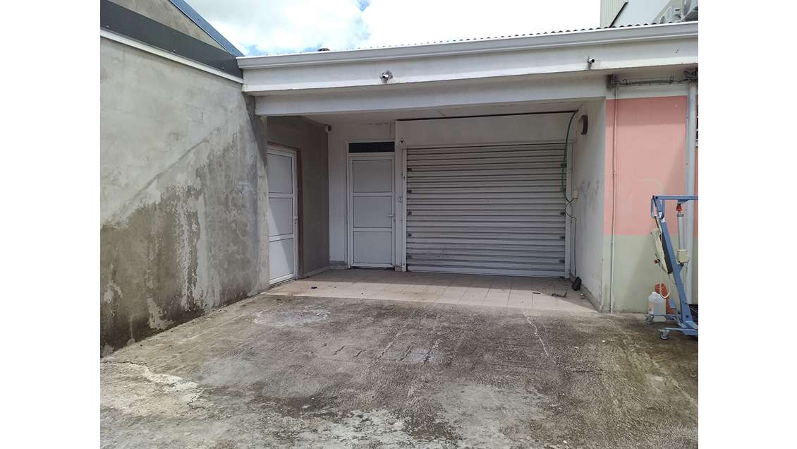 A louer local commercial 86m² au Marin