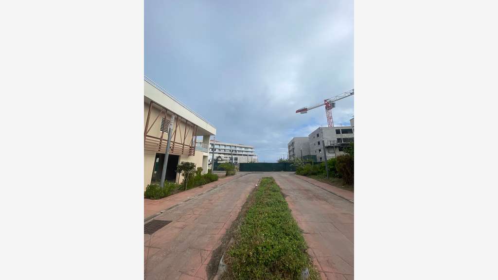 A louer local commercial d'angle 50m² Le Moule