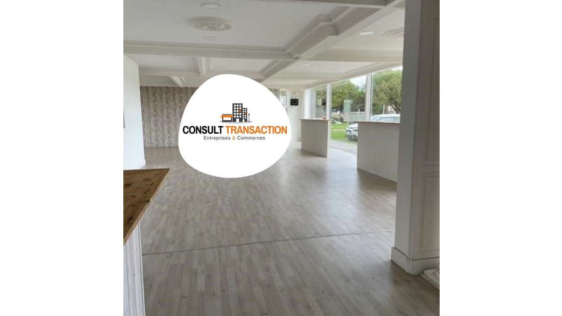 A louer local en angle 157m² vitrine au Pouliguen