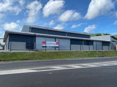 Location Locaux d'activités - Entrepôts au Robert