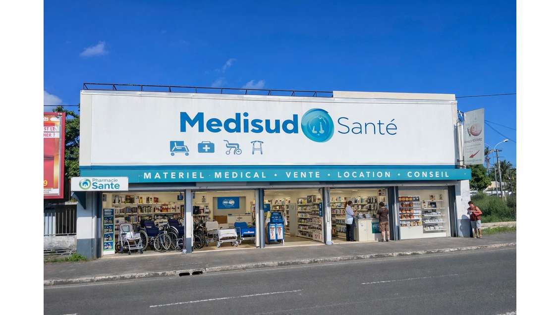 A louer local 794m² Les Abymes Bld Patrick St Eloi