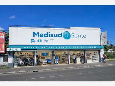 A louer local 794m² Les Abymes Bld Patrick St Eloi