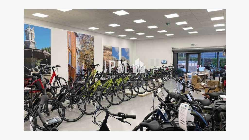 A louer local commercial 280m² 13290 Les Milles