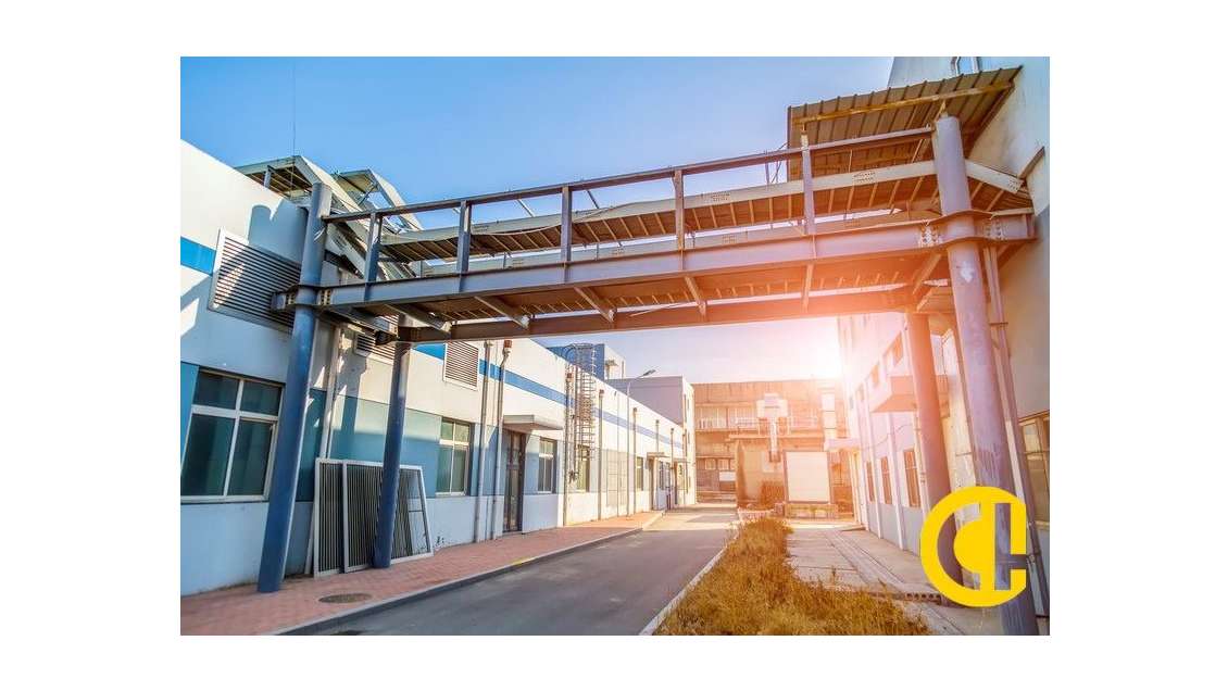 Location local commercial 168m² à Limas D306 