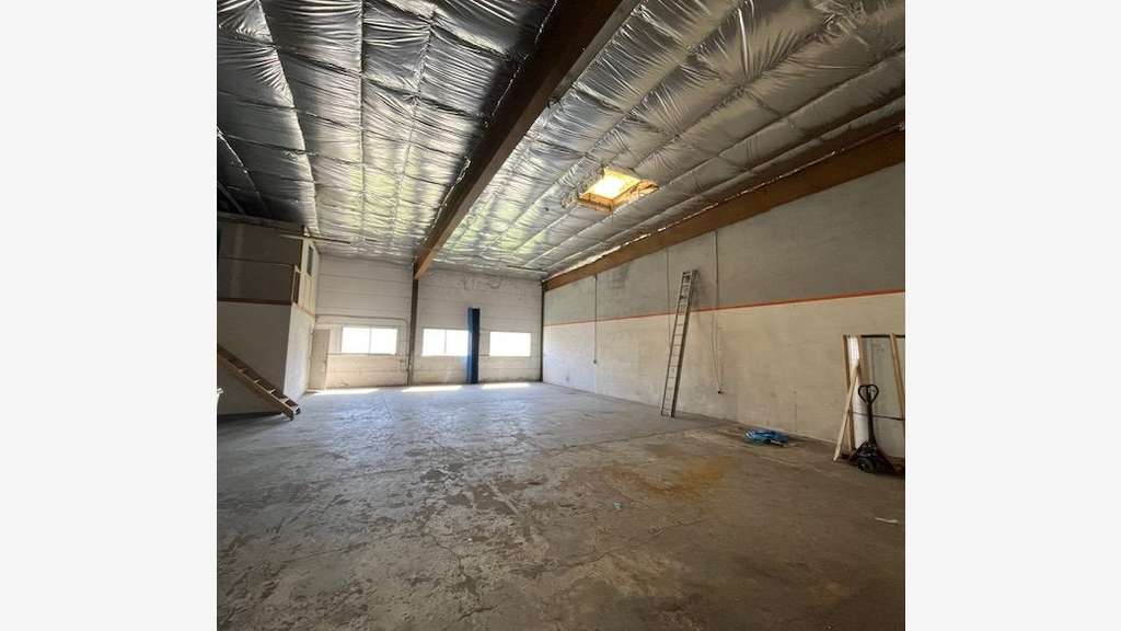 Loc local activités (dépôt/bureaux) 212m² Limoges