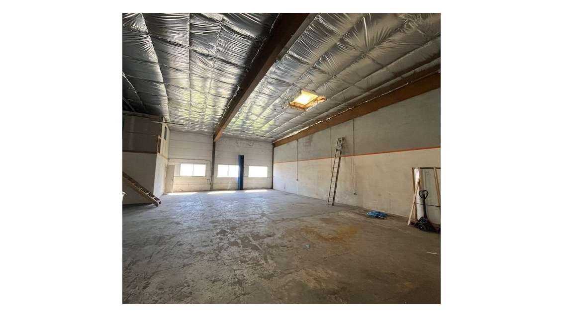 Loc local activités (dépôt/bureaux) 212m² Limoges