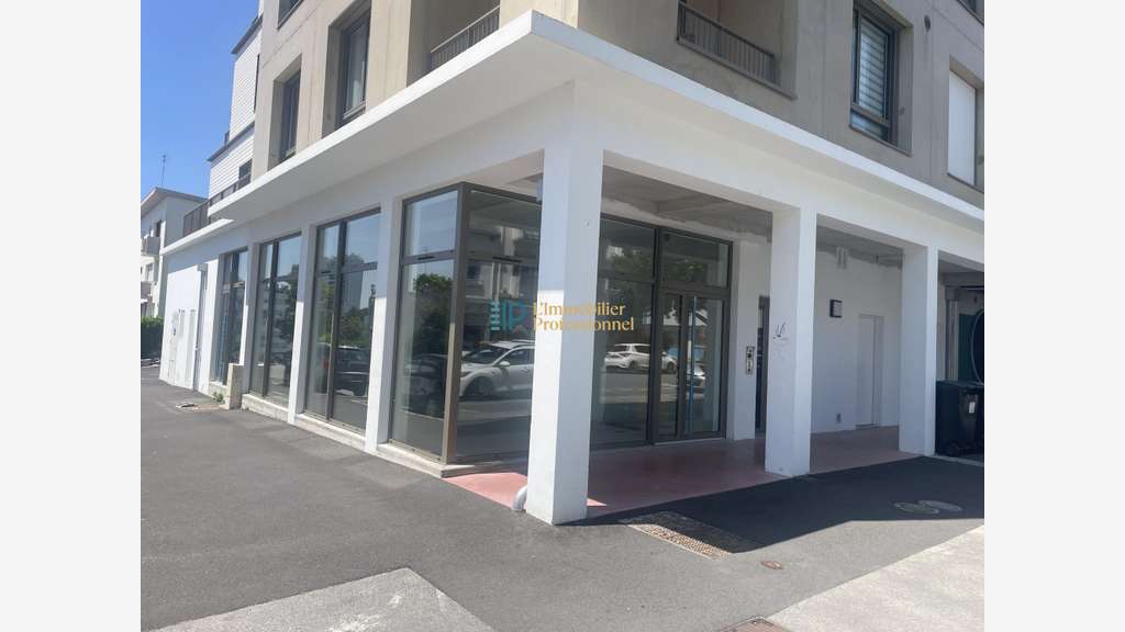 A louer local haut de gamme 84m² à Lorient