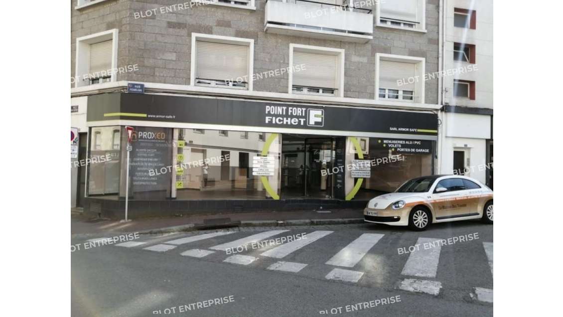 A louer local commercial 147m² axe passant Lorient