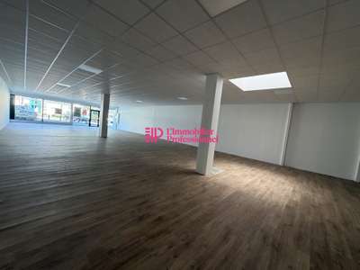 A louer local commercial 450m² à Lorient ZAC Nord