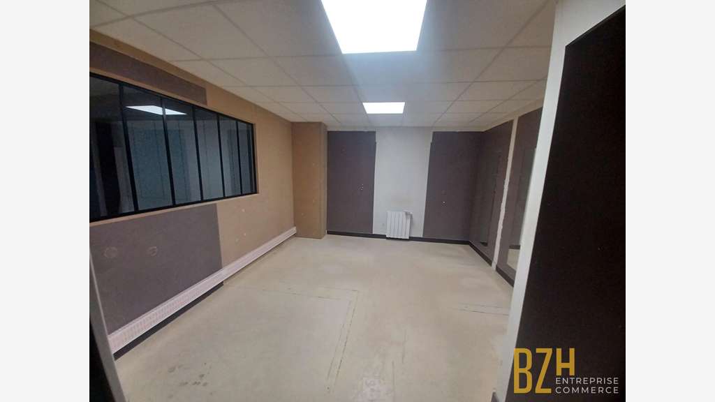 Local commercial 512m² à louer à Lorient