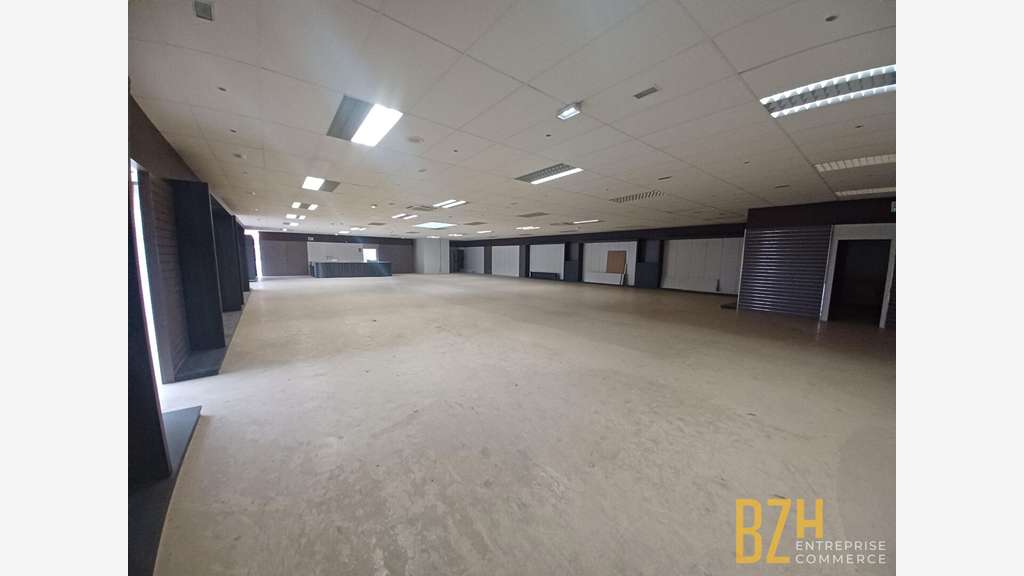 Local commercial 512m² à louer à Lorient