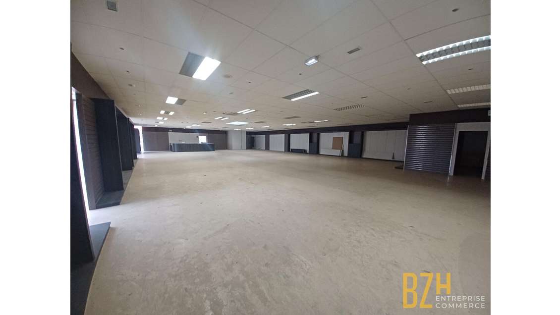 Local commercial 512m² à louer à Lorient