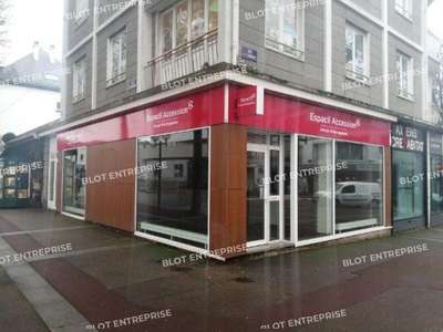 A louer local commercial 140m² axe passant Lorient