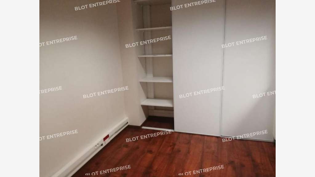 A louer local commercial 140m² axe passant Lorient