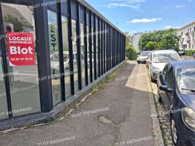 A louer local commercial 337m² proche gare Lorient
