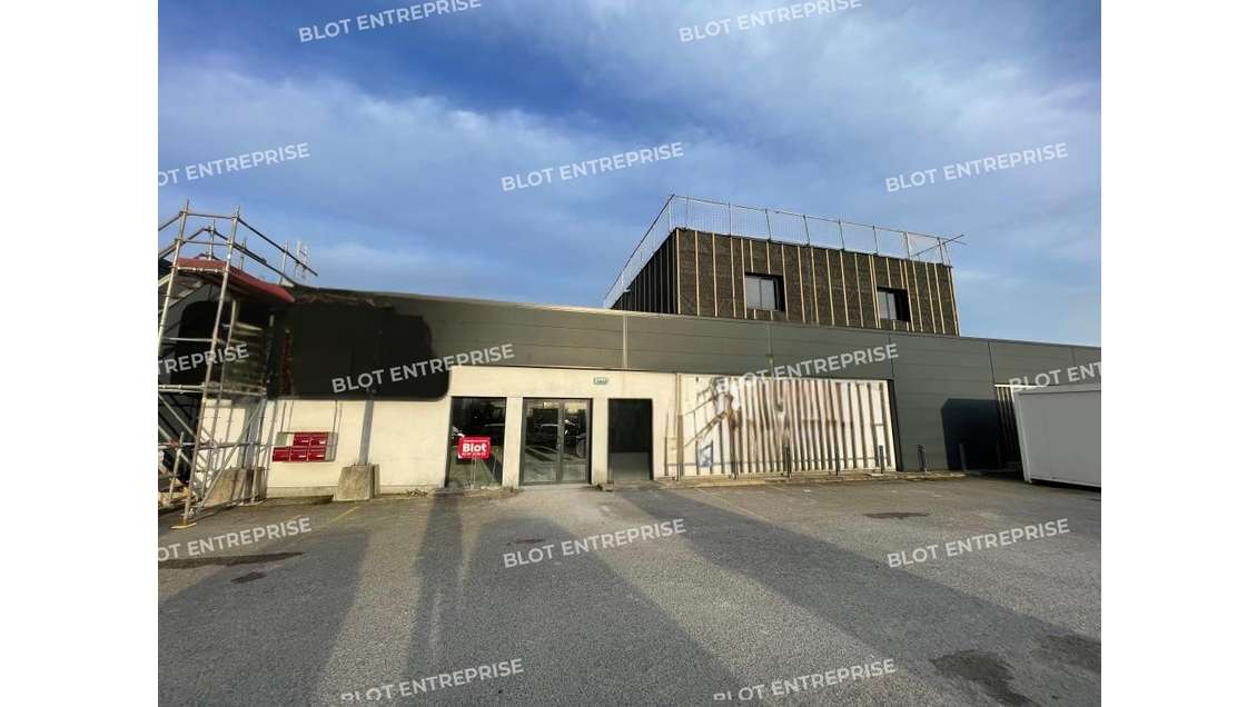 A louer local commercial 1250m² Lorient ZA Kerpont