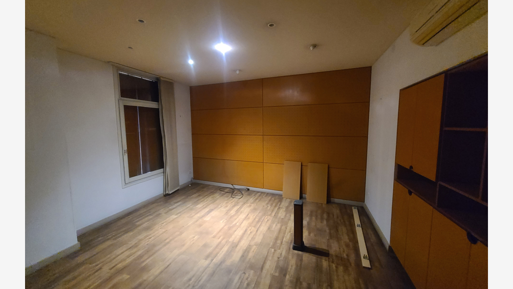 A louer bureaux 227m² à Lunel centre